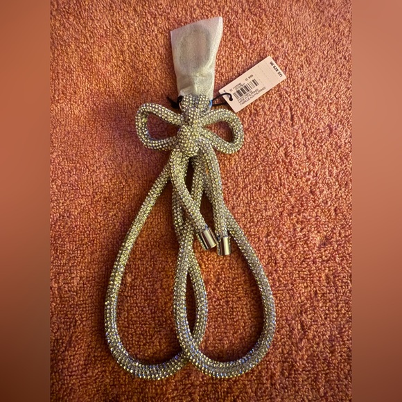 Victoria's Secret knotted shine wristlet strap keychain (PRICE IS FIRM) - Picture 3 of 13